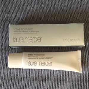 Laura Mercier tinted moisturizer—walnut